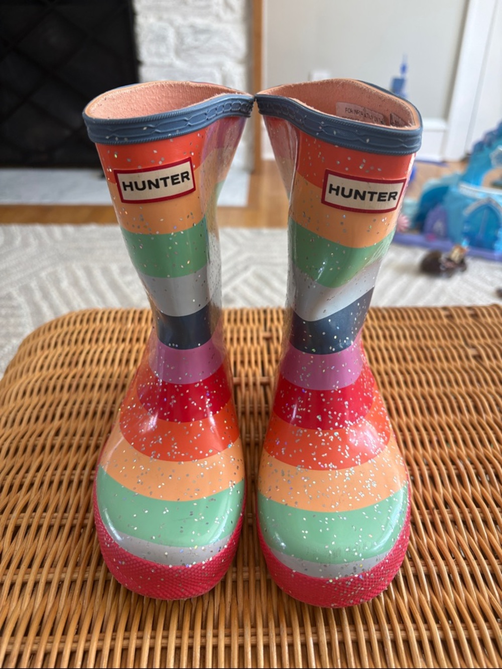 Hunter Kids' Glitter Rainbow Stripe Rain Boots - Size 10 US / 9 UK - Picture 2 of 6